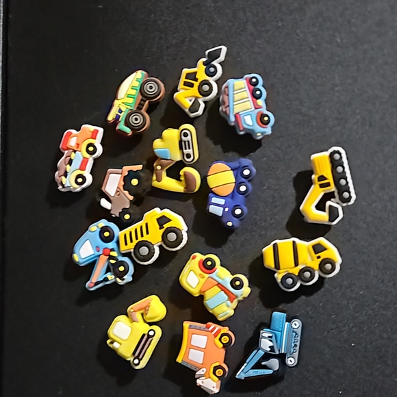 Construction Vehicles Shoe Charms set of 15 New in Package - Picture 1 of 5